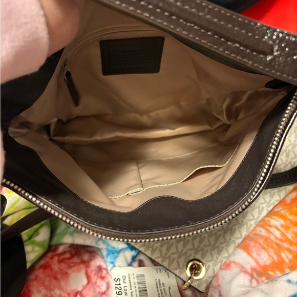 Elegant Brown Leather Shoulder Bag - Picture 3 of 3